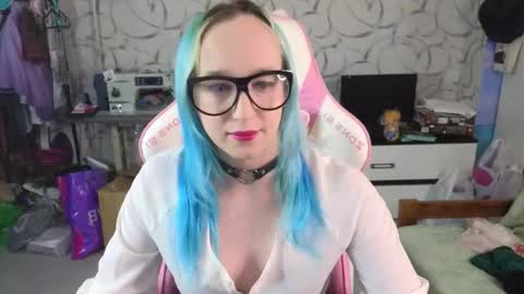 Snapshot of thetrixy chatting on October 1, 7:47 am The Great And Powerful Trixie online show from October 1, 7:47 am