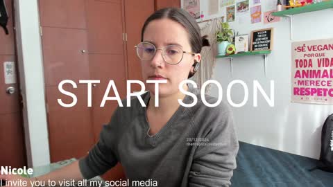 Nicole online show from December 20, 7:39 pm