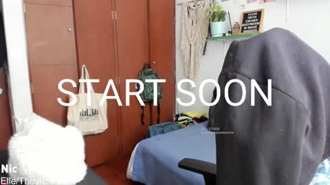 Nicole online show from December 3, 2:15 pm