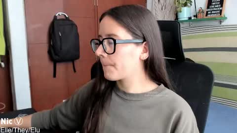 Nicole online show from February 17, 1:40 pm