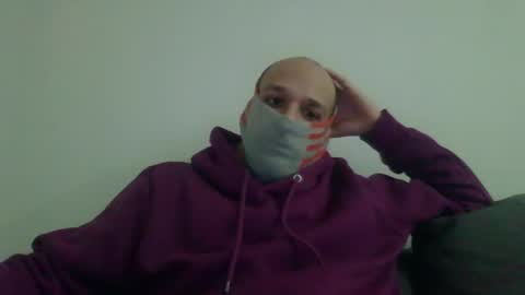 Scarf guy online show from February 24, 7:09 pm