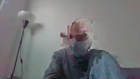 Scarf guy online show from February 26, 4:45 pm