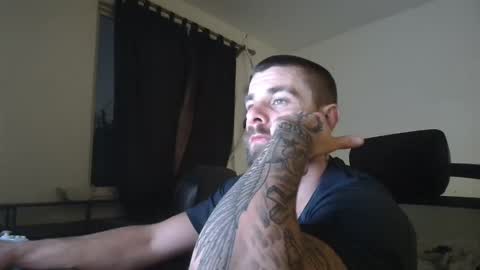 Snapshot of theufcfan_8181 chatting on November 5, 8:03 am troy online show from November 5, 8:03 am