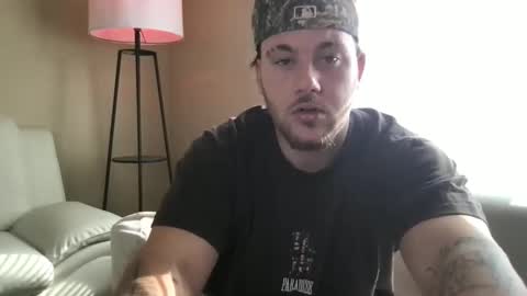 Snapshot of theviberoom chatting on September 16, 2:40 pm The Vibe Room online show from September 16, 2:40 pm