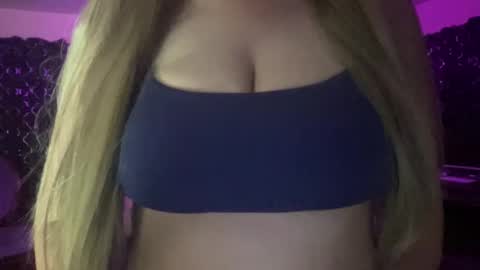 The Wild Wonderland online show from November 18, 12:49 am