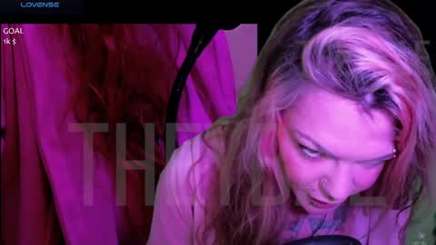 Snapshot of theybae chatting on January 17, 3:22 pm B A E online show from January 17, 3:22 pm