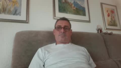 thhe13 online show from January 1, 1:27 pm