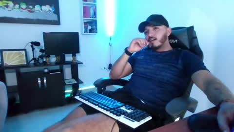 thiago_420 online show from May 15, 1:23 am