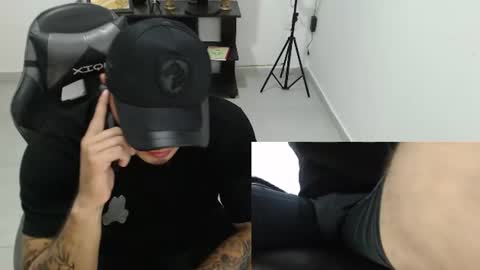 Snapshot of thiago_420 chatting on June 20, 11:40 pm thiago_420 online show from June 20, 11:40 pm