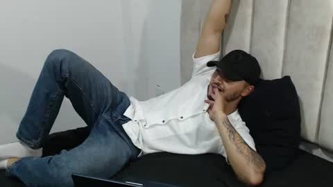 Snapshot of thiago_420 chatting on July 3, 11:55 pm thiago_420 online show from July 3, 11:55 pm