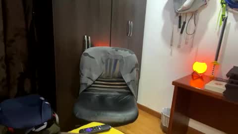 thiago_happy online show from April 24, 5:43 am