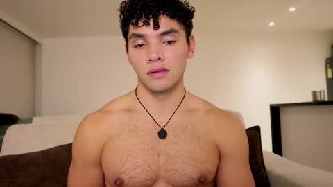 Just Thiago  online show from March 25, 2:28 am