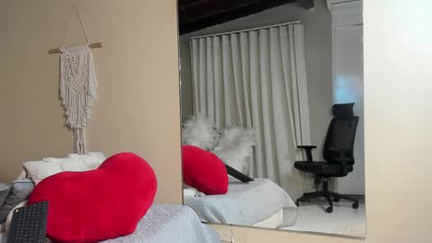 Snapshot of thiago_moretti chatting on February 19, 2:46 pm THIAGO online show from February 19, 2:46 pm