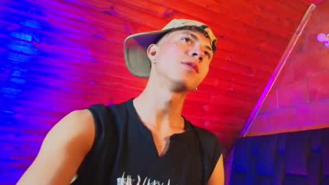 thiago_n_sam online show from November 21, 9:35 pm