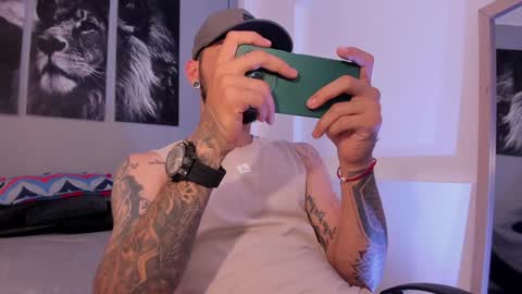 Snapshot of thiago_nowak2 chatting on December 5, 5:59 am Thiago online show from December 5, 5:59 am