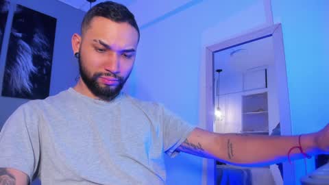 Snapshot of thiago_nowak2 chatting on December 11, 6:04 am Thiago online show from December 11, 6:04 am