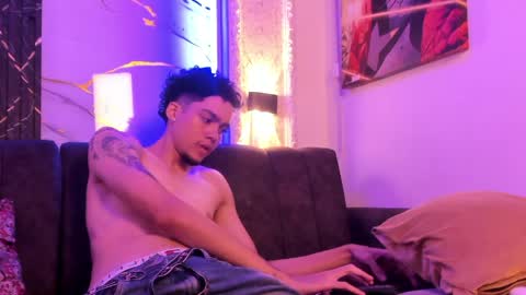 Thiago online show from April 30, 8:57 pm