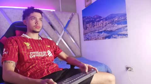 Thiago online show from May 10, 7:19 pm