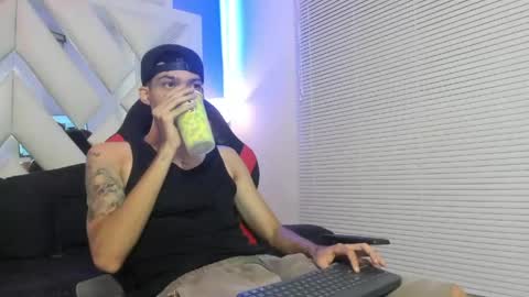 Thiago online show from May 19, 7:31 pm