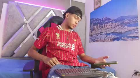 Thiago online show from May 23, 7:29 pm