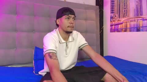 Thiago online show from May 24, 7:41 pm