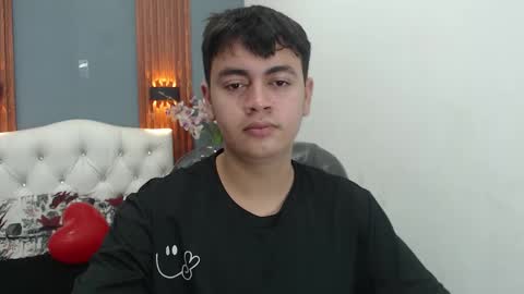 Snapshot of thiago_saenzz chatting on March 1, 5:37 pm thiago_saenzz online show from March 1, 5:37 pm