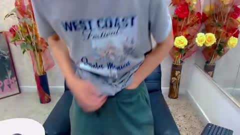 Snapshot of thiago_twink38 chatting on October 2, 4:08 am thiago_twink38 online show from October 2, 4:08 am