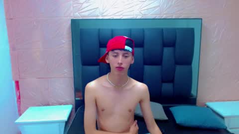 Snapshot of thiago_twink38 chatting on February 11, 8:30 am thiago_twink38 online show from February 11, 8:30 am