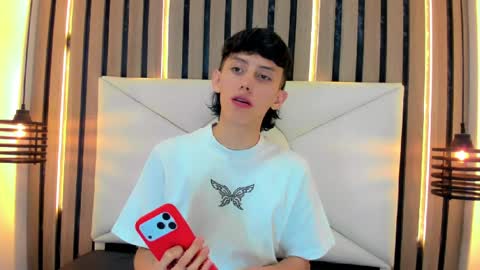 Snapshot of thiago_twink38 chatting on April 7, 3:51 am thiago_twink38 online show from April 7, 3:51 am