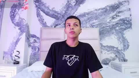 Snapshot of thiagocollin chatting on September 20, 6:53 pm THGIAGO online show from September 20, 6:53 pm