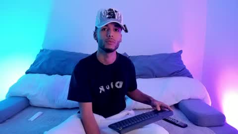 ThiagoFerreti online show from June 16, 3:20 am