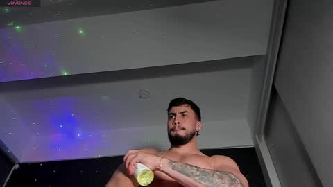 THIAGO MENESES online show from April 15, 2:29 am