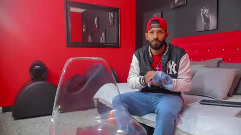 Thia Gomez online show from February 26, 12:14 pm