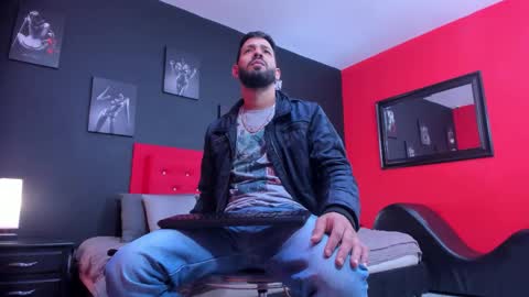 Thia Gomez online show from November 21, 12:15 pm