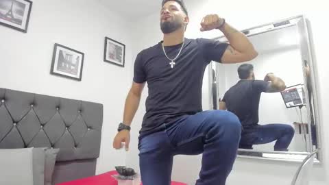 Thia Gomez online show from February 4, 7:20 pm