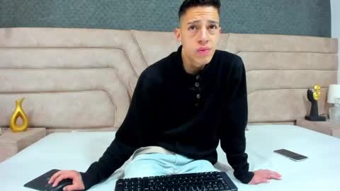 Snapshot of thiagos19 chatting on June 16, 1:25 pm Thiago online show from June 16, 1:25 pm