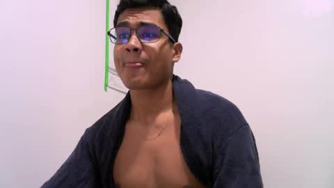 Snapshot of thiagovega_ chatting on May 19, 6:31 am thiagovega_ online show from May 19, 6:31 am