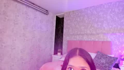 Snapshot of thiara_gh chatting on May 8, 1:55 am thiara_gh online show from May 8, 1:55 am