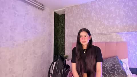 Snapshot of thiara_gh chatting on May 21, 2:29 am thiara_gh online show from May 21, 2:29 am