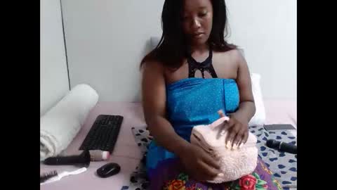 thickassebonyza online show from April 20, 3:26 pm