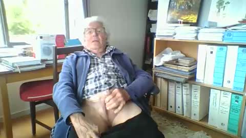 Snapshot of thickcockat71 chatting on October 23, 1:05 am Thickcockat71 online show from October 23, 1:05 am