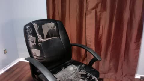 Snapshot of thickcutbacon09 chatting on February 9, 4:57 am thickcutbacon09 online show from February 9, 4:57 am