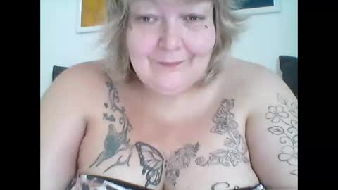 thickdarkangel online show from May 26, 1:29 pm
