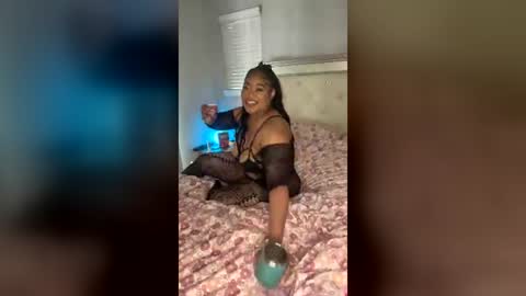 thickdollfacevixen online show from July 23, 9:57 pm