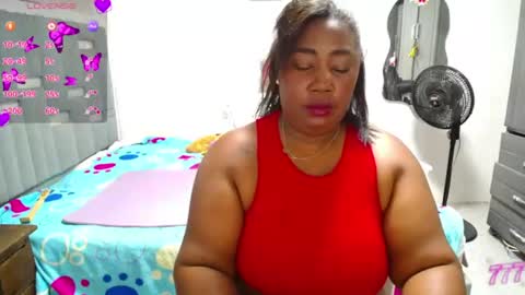Snapshot of thickebonymilf chatting on June 15, 5:53 am XIOMARA online show from June 15, 5:53 am