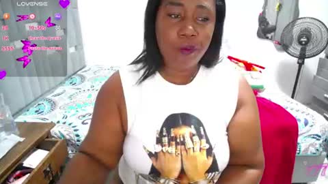 Snapshot of thickebonymilf chatting on July 27, 4:41 am XIOMARA online show from July 27, 4:41 am