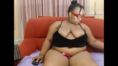 Snapshot of thickjuicyxxx chatting on October 11, 5:11 pm thickjuicyxxx online show from October 11, 5:11 pm