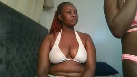 thicky_rue2 online show from June 18, 1:39 am