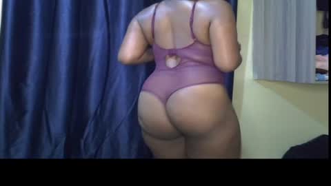 Snapshot of thickysally chatting on February 18, 4:25 pm thickysally online show from February 18, 4:25 pm