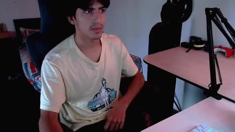 Snapshot of thieves_us chatting on February 8, 5:29 pm thieves_us online show from February 8, 5:29 pm